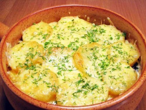 Печеный картофель с сырно-ветчинной начинкой