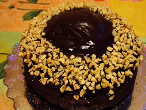 Торт ореховый с шоколадной глазурью